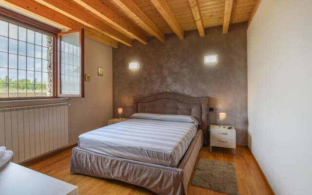 Stunning Apartment in Pozzolengo With Outdoor Swimming Pool, Wifi and 2 Bedrooms