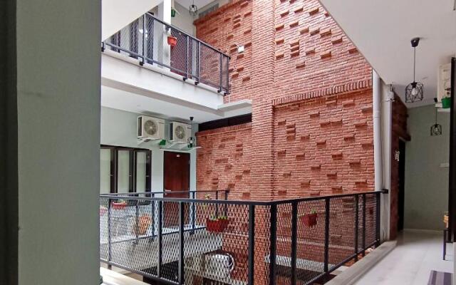 Sabi Guest House with Strategic Hostel Styles at Prawirotaman Tourist Area by Sabi House