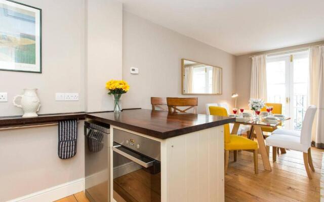 Stylish 2 Bed in Central London, sleeps 6