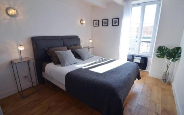 Duplex Elegant & Moderne - 3 chambres - Rooftop terrasse & Jacuzzi- Chélitz
