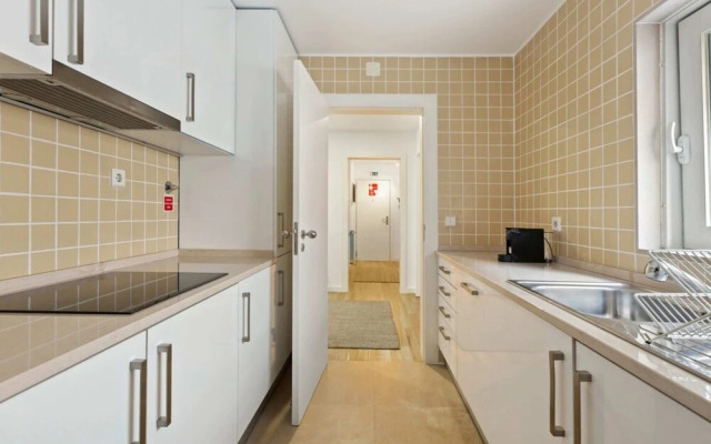 Beautiful 2 Bedroom Apartment in Bairro Alto