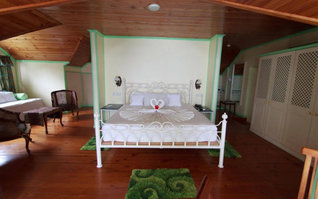 Palm Beach Hotel