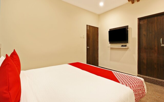 Hotel Vaishnavi By OYO Rooms