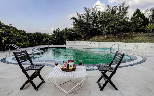 Alaya Stays Fortezza | Pet-friendly 6-BHK Farmhouse With Private Pool