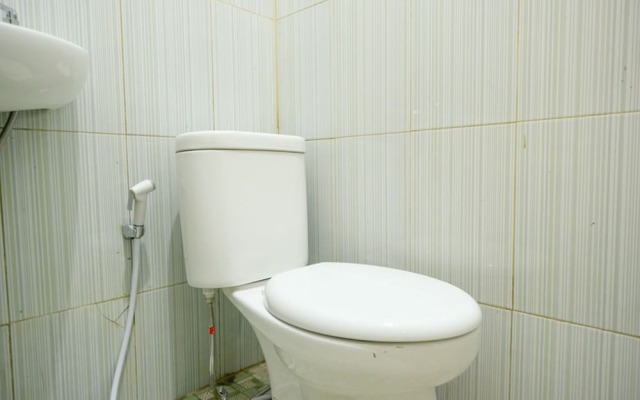 RedDoorz near Universitas Alkhairaat Palu