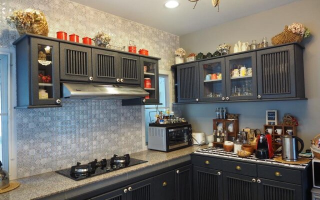 Moon 11 Boutique Home