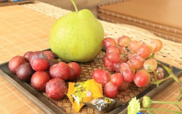 Deyishe Lake View Inn