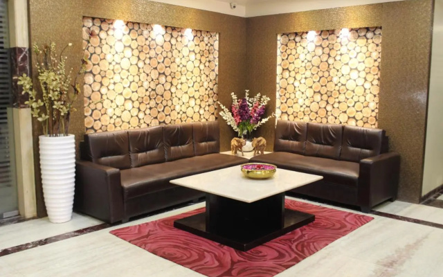 The Golden Apple – Lobby – Lucknow