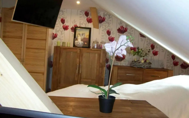 Loft-Ferienwohnung zur "Kfz-Schenke"