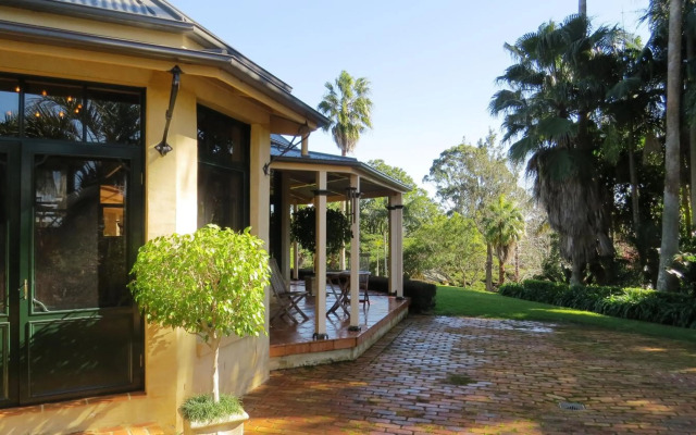 Victoria's at Ewingsdale