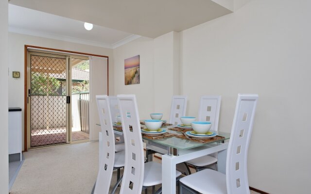 Beachcomber at Fingal Bay