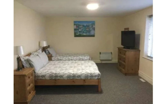 T & J Motel