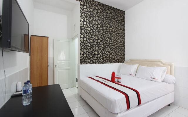 RedDoorz near Gejayan