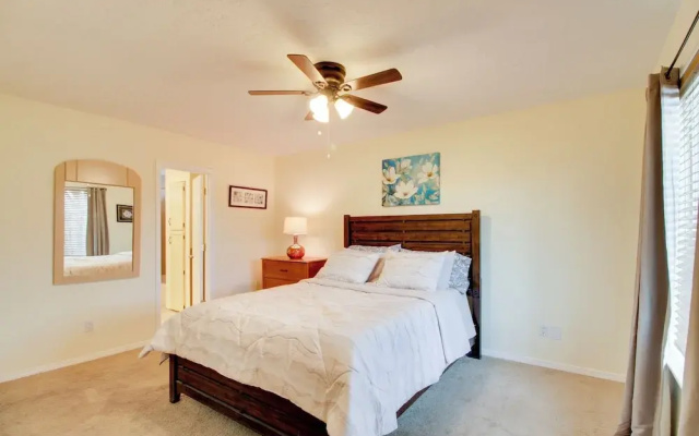 Comfy Albuquerque Townhome < 6 Mi to Downtown