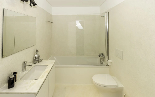 Guest H4U Bonjardim Pop Art City Center