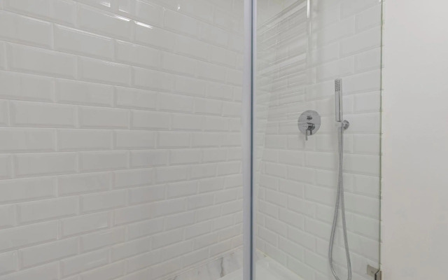 Stunning Apartment in Heart of Lisbon by LovelyStay