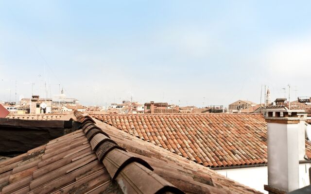 VHA Venice Heaven Apartments Ca Giulia with Terrace -LAST FLOOR, NO LIFT