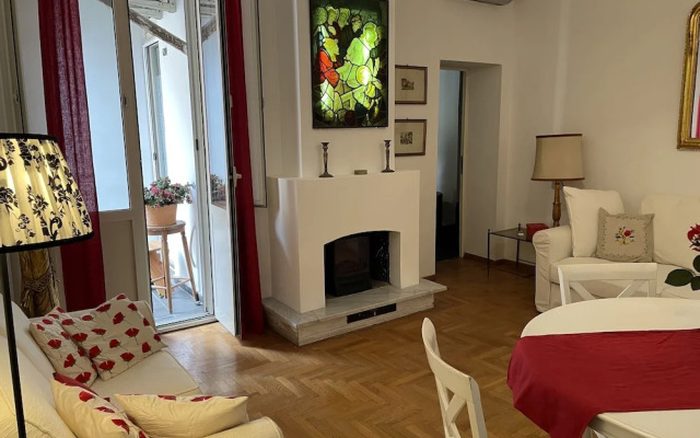 Elegant Apt-typical Roman Palazzina Pz Alessandria