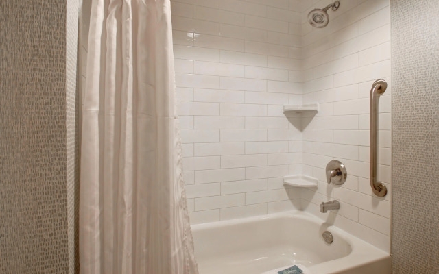 Holiday Inn Express Hotel & Suites Toronto - Markham by IHG