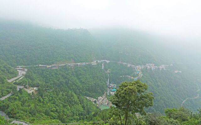 OYO 17011 Hotel Kiran