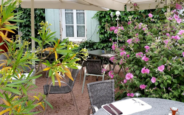 Logis Hotel Saint-Joseph