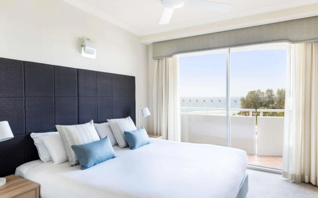 Mantra Twin Towns Resort – Guest Rooms – Tweed Heads
