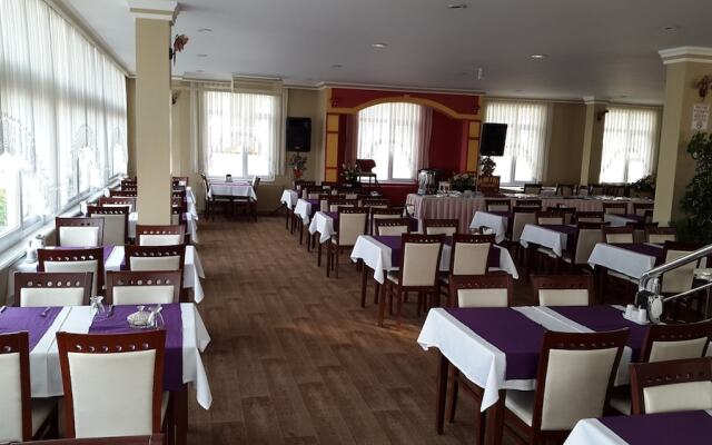 Leman Akçay Otel
