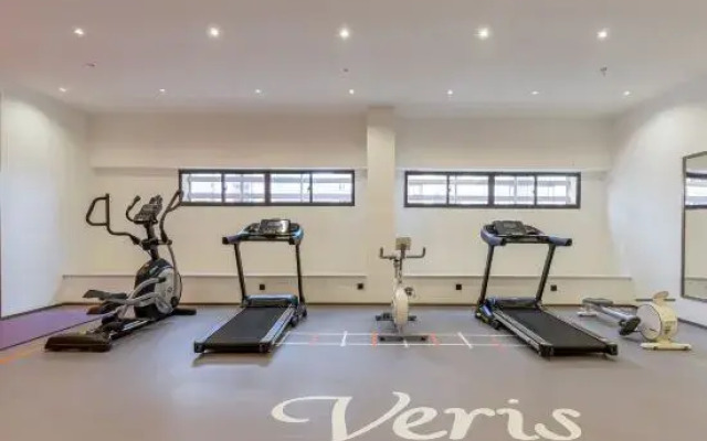 Veris International Hotel (Guiyang Huaxi Mei's Guobinfu)