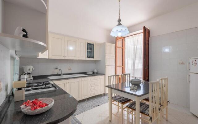Casa Viola 1 piano 100 mt dal mare