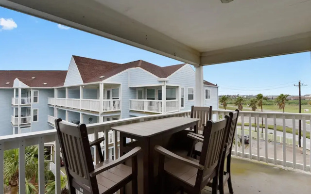 Seascape 2301 2 Bedroom Condo by RedAwning