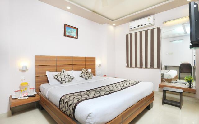 OYO 7810 Keshiv Galaxy Inn