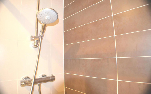 Brentwood Town Retreat - Large 2 bedroom apartment