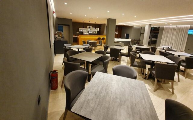Iris Hotel