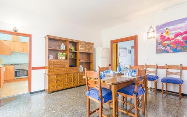 CAN PEDRO ROS - Chalet with terrace in S'ILLOT. Free WiFi