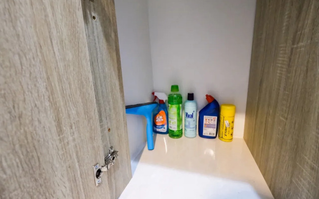 New Furnished Studio Apartment Springwood Residence