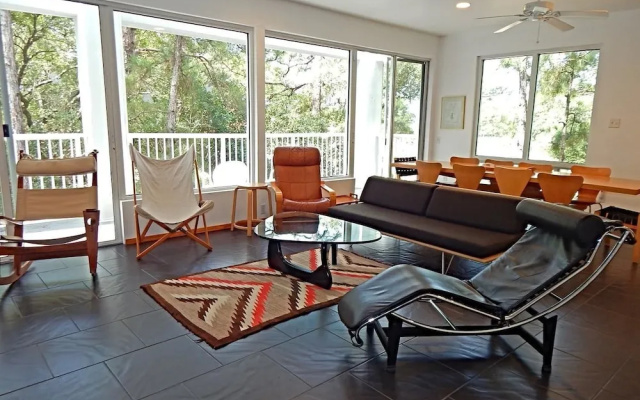 055 Bough House