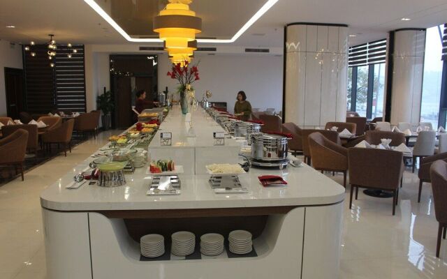 Muong Thanh Grand Bai Chay Hotel
