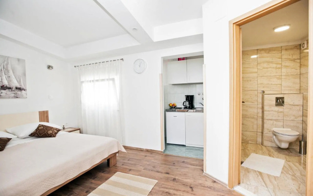 The Garden Rooms & Suites