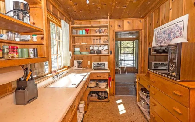 3901 Azure Avenue by RedAwning