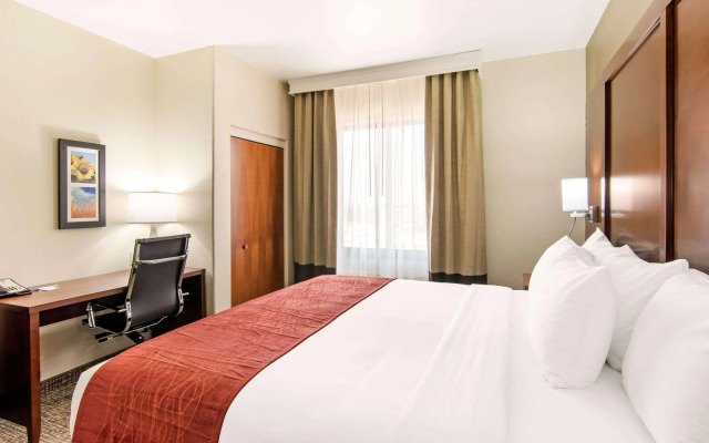 Comfort Inn & Suites Independence