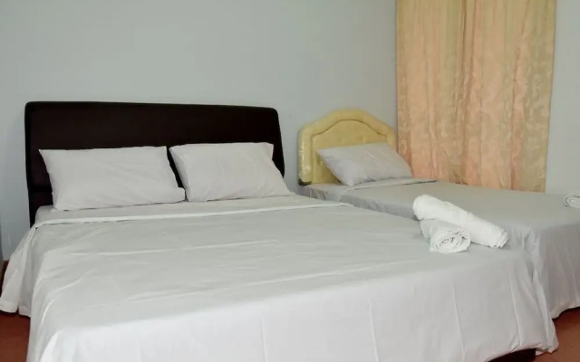 Marina Court by 80's Sabah Homestay