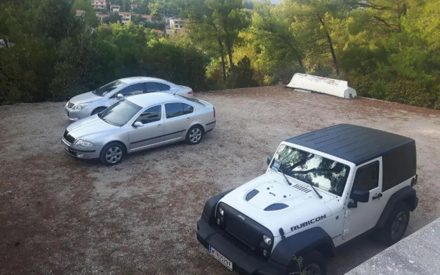 Apts and rooms Makaj - 80m from beach