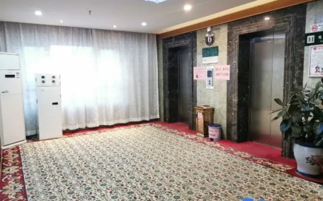 Swan Theme Culture Hotel (Zhengzhou Railway Station East Plaza Branch)