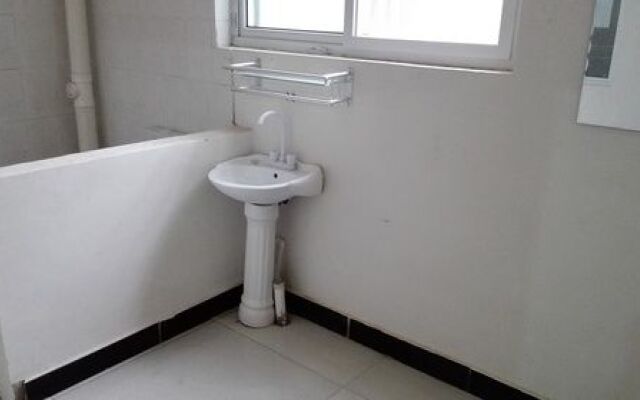 Kaifeng Yaxuange Apartment