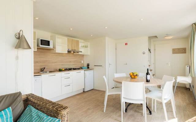 Unique Beach House With Dishwasher and Beautiful View, in a Holiday Park