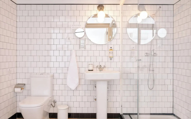 Miragaia Riverside Suites.