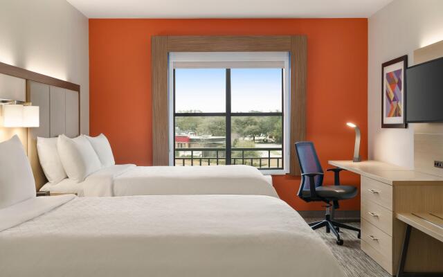 Holiday Inn Express & Suites Mt. Pleasant by IHG