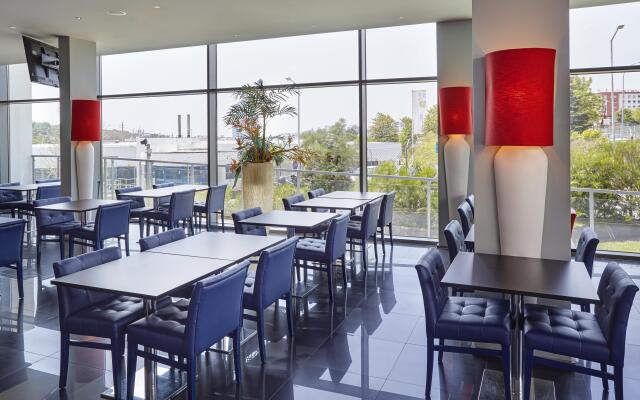 Holiday Inn Express Lisbon - Alfragide by IHG