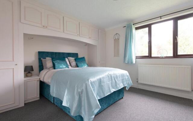 BookedUK - Bungalow House in Roydon