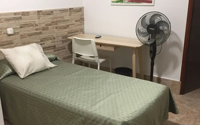 Hostal Residencia Cardona